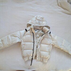 Aritzia - The Super Puff Shorty Hi-Gloss